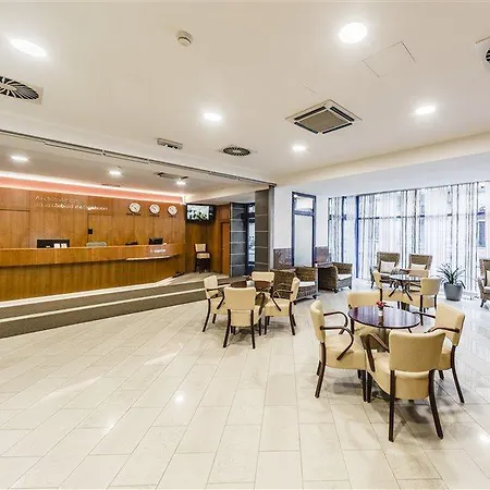 阿茨巴城市酒店 酒店 4*