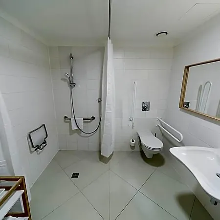 Отель Archibald 4*