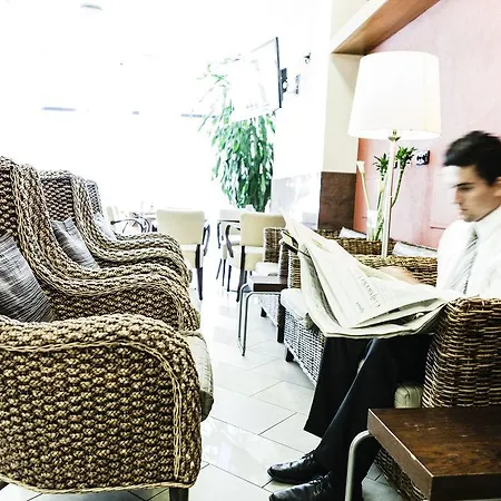 阿茨巴城市酒店 酒店 4*