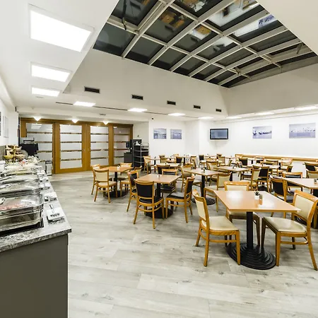 阿茨巴城市酒店 4*